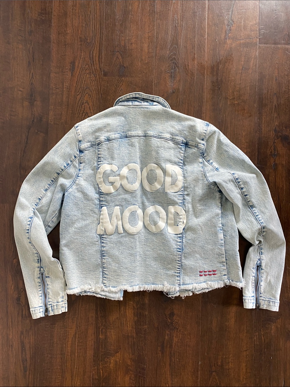 Peace Love World Good Mood Zipper Sleeves Raw Hem Light Wash Jean Jacket Sz M